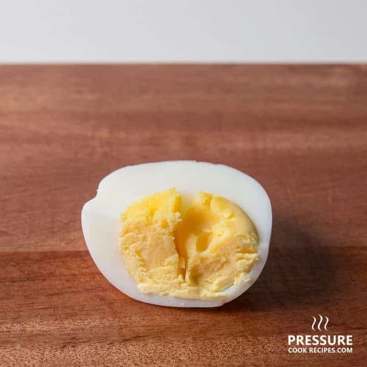 13 minutes pressure cooker perfect hard boiled egg pressurecookrecipes.com