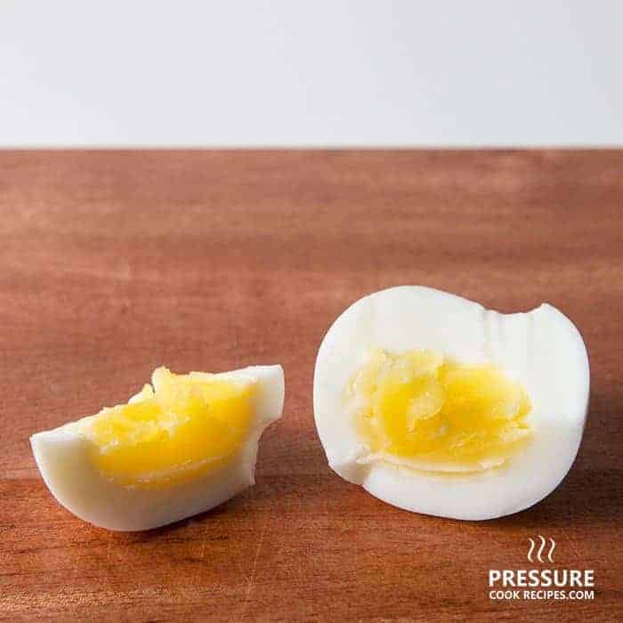 9 minutes pressure cooker medium boiled egg pressurecookrecipes.com