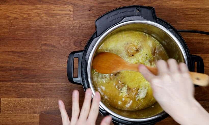Cooking chicken biryani in pressure cooker    #AmyJacky #InstantPot #PressureCooker #recipe #indian #asian #rice