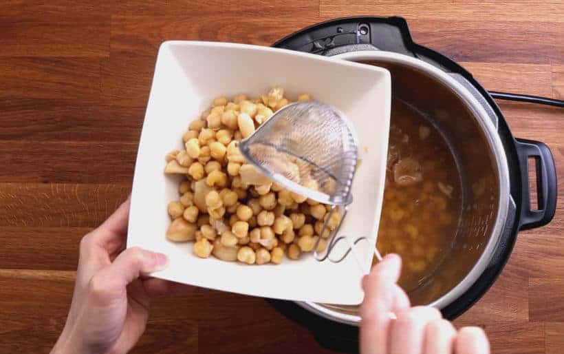 Instant Pot Chickpeas | Pressure Cooker Chickpeas: drain chickpeas with strainer  #AmyJacky #InstantPot #PressureCooker #recipes #vegan #GlutenFree #vegetarian