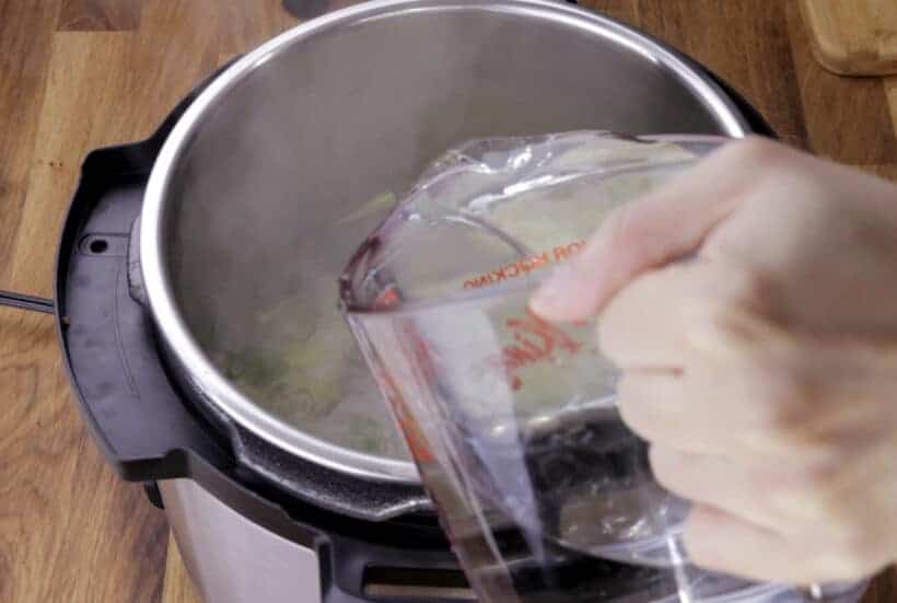 add water to rice in Instant Pot  #AmyJacky #InstantPot #PressureCooker #recipe