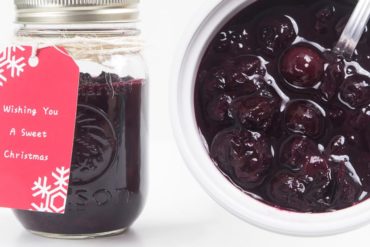 How to make Instant Pot Blueberry Compote Recipe (Pressure Cooker Blueberry Compote): 5-ingredient Sweet Blueberry Sauce makes great topping for cheesecake, yogurt, pancakes, waffles, ice-cream. Great DIY Christmas Gifts!