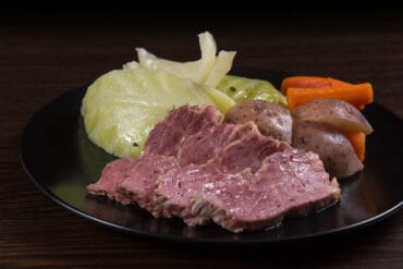 instant pot corned beef | instant pot corned beef and cabbage | corned beef instant pot | pressure cooker corned beef | corned beef brisket