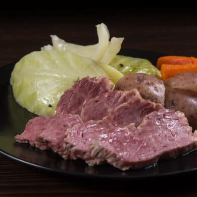 instant pot corned beef | instant pot corned beef and cabbage | corned beef instant pot | pressure cooker corned beef | corned beef brisket