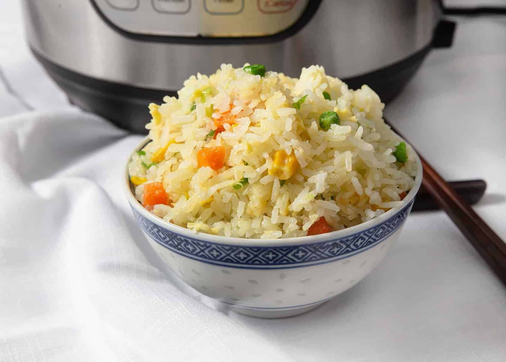 Instant Pot Fried Rice | Pressure Cooker Fried Rice | Chinese Fried Rice | Egg Fried Rice | Instapot Fried Rice | Chinese Recipes #instantpot #pressurecooker #recipes #chinese #easy #side #healthy