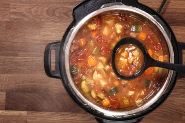 instant pot minestrone soup | minestrone soup instant pot | pressure cooker minestrone soup | vegan minestrone soup