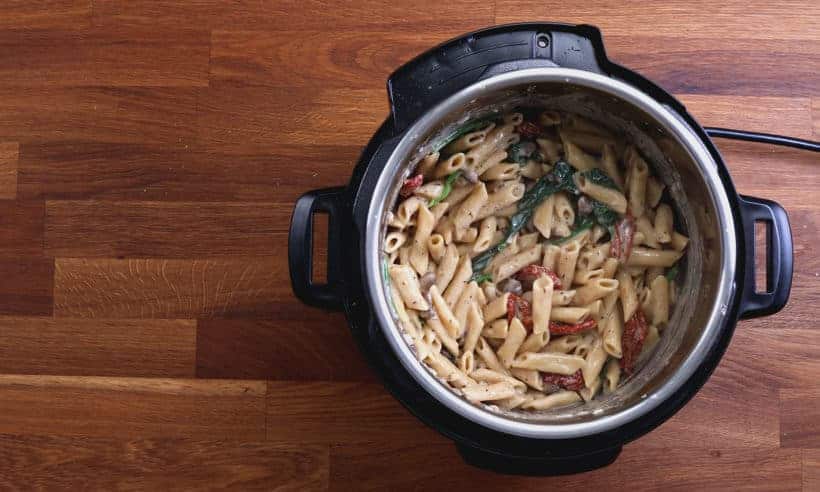 Instant Pot Tuscan Chicken Pasta | Pressure Cooker Tuscan Chicken Pasta  #AmyJacky #InstantPot #PressureCooker #recipes #pasta #chicken 