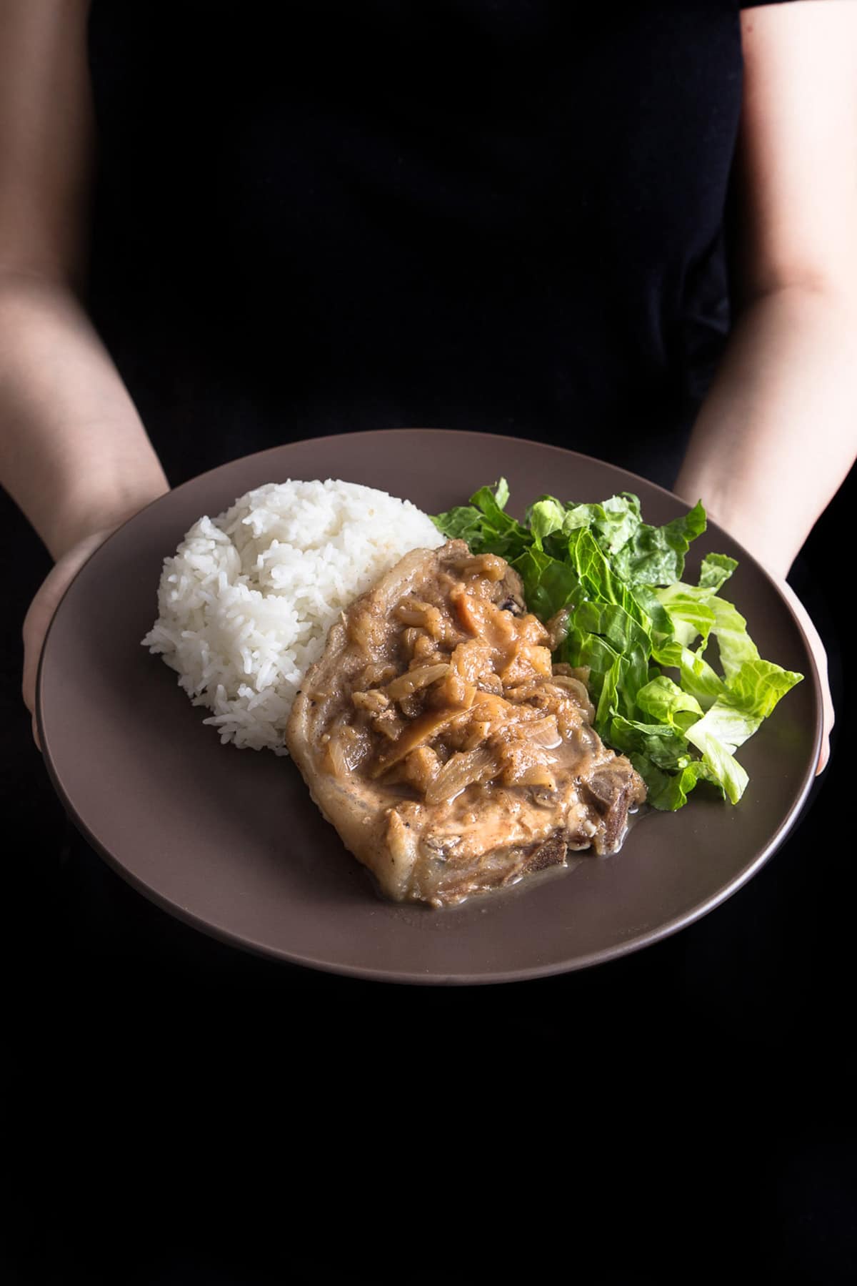 Make this quick & easy 1-minute pressure cooker pork chops and simple homemade applesauce. Moist & tender pork chops drizzled with warm cinnamon applesauce. Yum!!